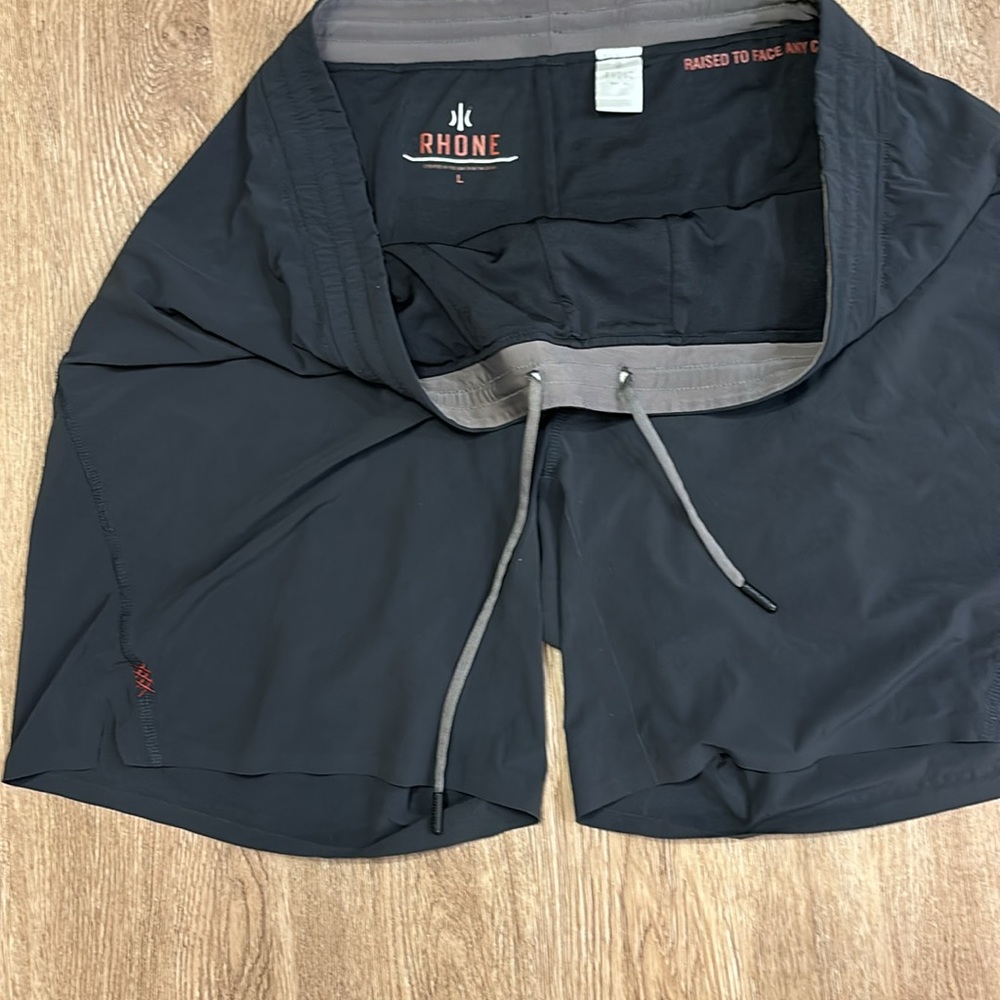 RHONE Men’s  shorts. Size L. - Picture 4 of 10